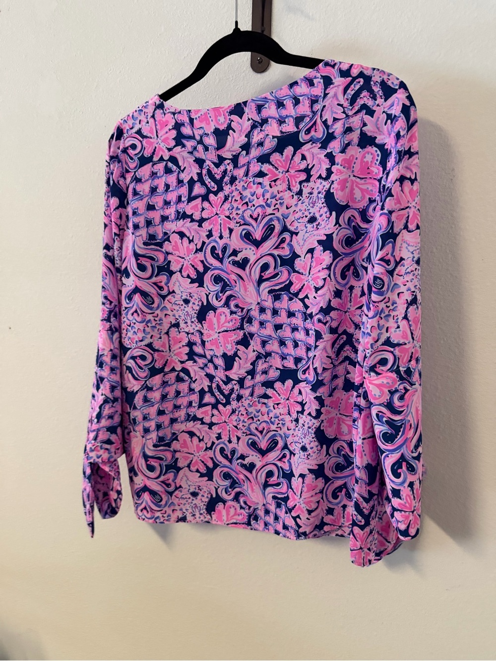 Lilly Pulitzer Langston Blouse Indigo Love You Bunches Top - Picture 8 of 8